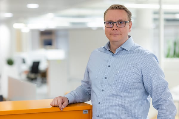 Terästoimittaja Kimet Oy:n toimitusjohtaja Mikko Sten: “Emme omin voimin saaneet lisättyä materiaalin läpimenoa vastaamaan kasvavan liiketoimintamme tarvetta”