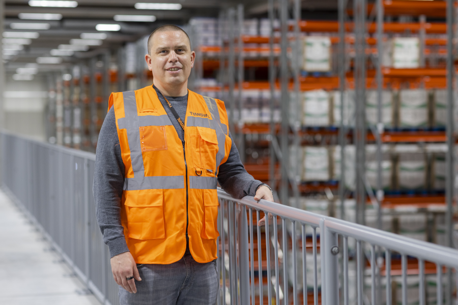 Timo Hämäläinen worked as a warehouseman during his summer studies - now he manages a production unit with around 1000 employees and more than 200 customers at Transval